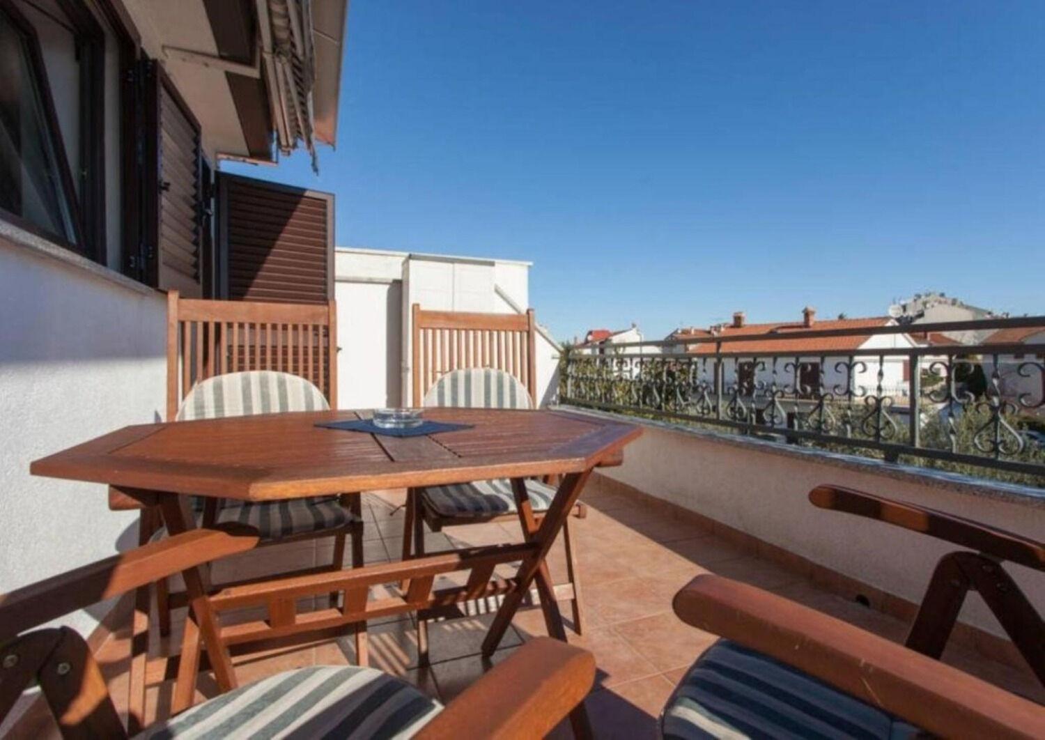 Apartments Berto - 500M To The Beach Ровинь Экстерьер фото